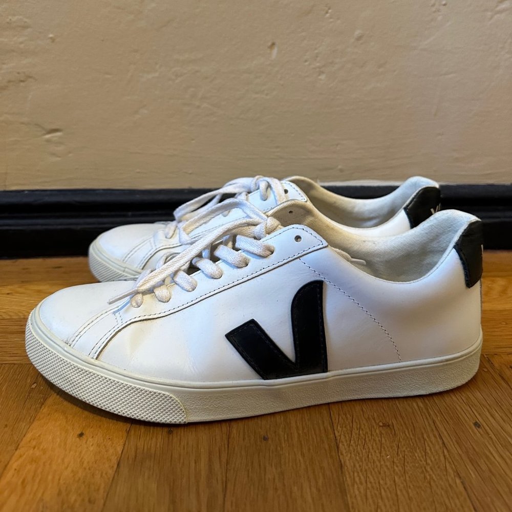VEJA, "Esplar" Logo Leather Sneaker in Extra White Black, EUR Size 40/US Size 9